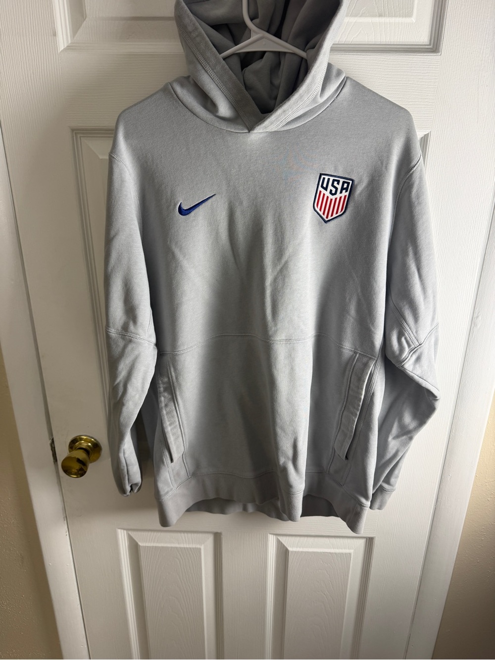 Nike Light Gray USA soccer Crest Men's Hoodie Sweatshirt L